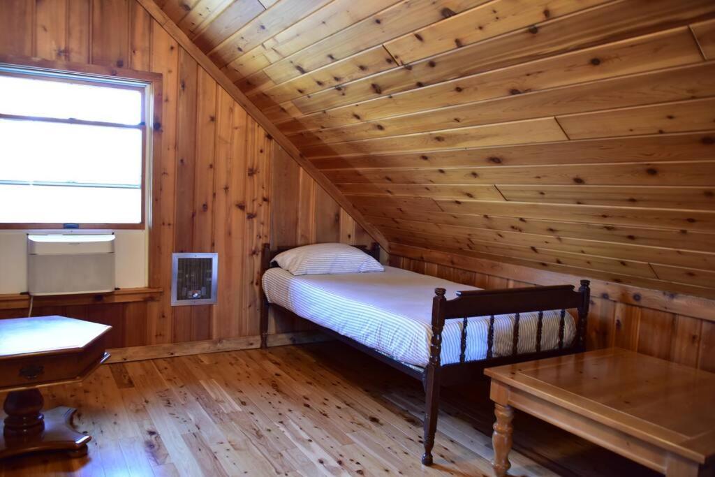 Quiet And Comfy 3Bed/2Bath - Chalet With Hot Tub. Cedar Bagian luar foto