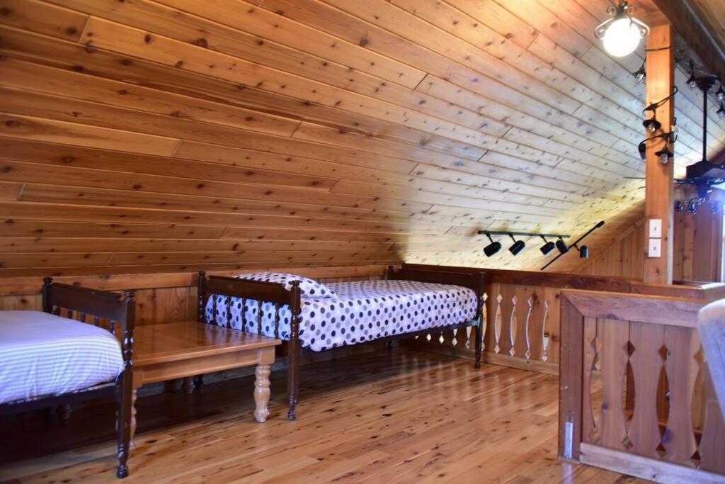 Quiet And Comfy 3Bed/2Bath - Chalet With Hot Tub. Cedar Bagian luar foto