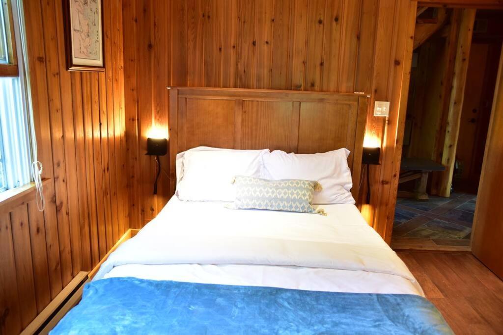 Quiet And Comfy 3Bed/2Bath - Chalet With Hot Tub. Cedar Bagian luar foto