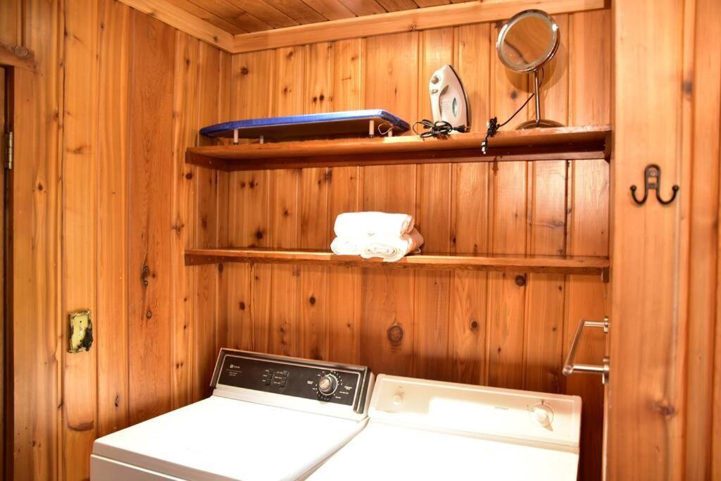 Quiet And Comfy 3Bed/2Bath - Chalet With Hot Tub. Cedar Bagian luar foto