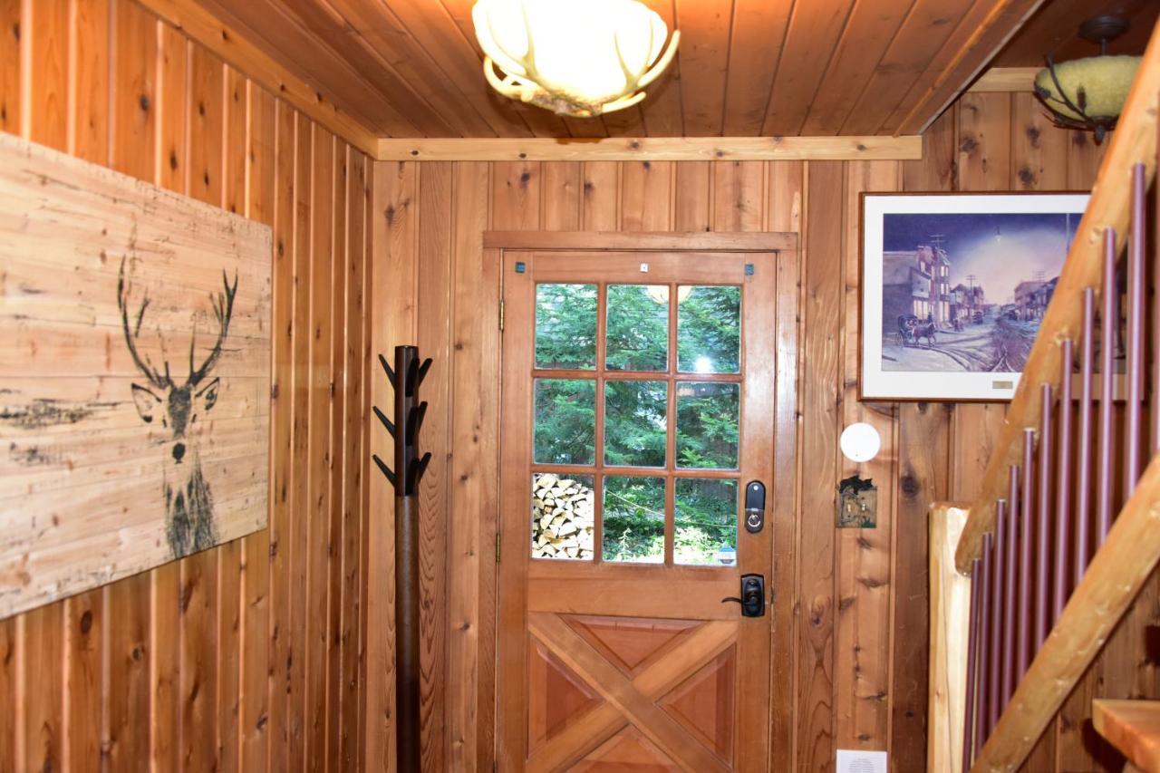 Quiet And Comfy 3Bed/2Bath - Chalet With Hot Tub. Cedar Bagian luar foto