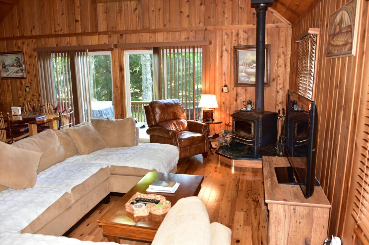 Quiet And Comfy 3Bed/2Bath - Chalet With Hot Tub. Cedar Bagian luar foto