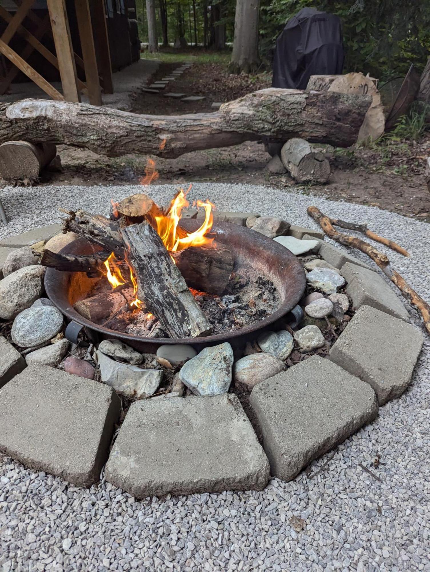 Quiet And Comfy 3Bed/2Bath - Chalet With Hot Tub. Cedar Bagian luar foto